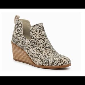 TOMS Kallie Cheetah Suede Ankle Wedge Bootie Women's Size 10